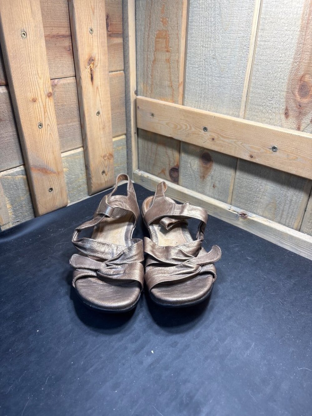 Clarks Artisan Womens Bronze Leather Sandals Shoes Code 60873 US 9N UK 7 EU 40
